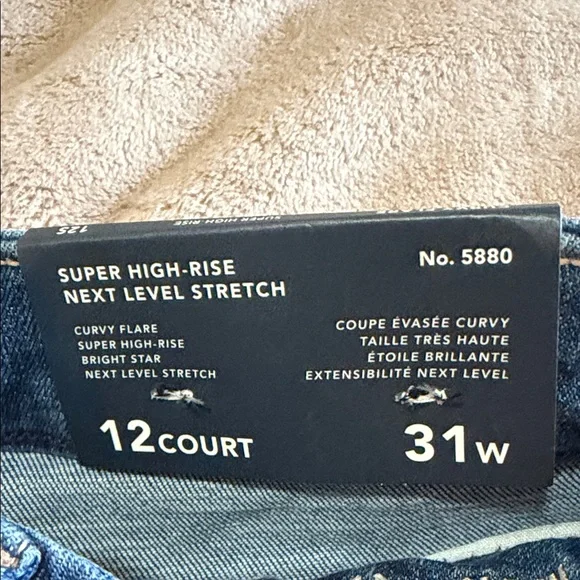 American Eagle Curvy Flare Jeans - Picture 6 of 8